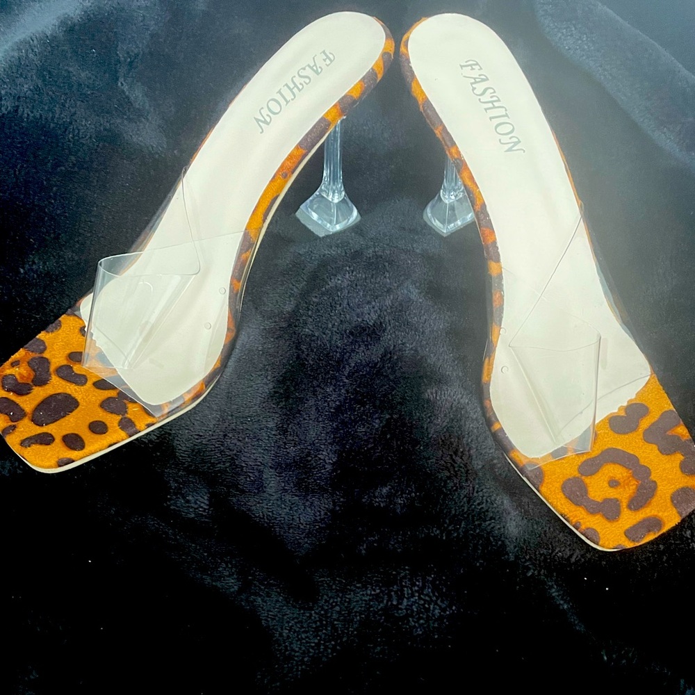 New Women cheetah print clear slipper heel Very comfy 3.5 inch heel. Never worn.